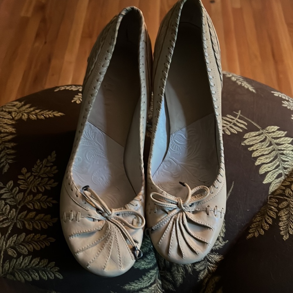 RARE VINTAGE DIOR whipstitch tooled leather bone heel pumps - Picture 3 of 7